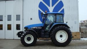Traktor-New-Holland-TM155RCSS